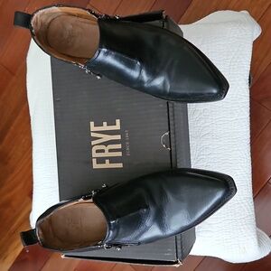 Frye Sacha Moto Shooties